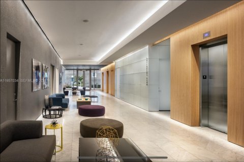 Condominio en alquiler en Miami, Florida, 2 dormitorios, 130.06 m2 № 2011831 - foto 15