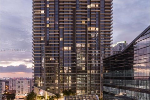 Condominio en alquiler en Miami, Florida, 2 dormitorios, 130.06 m2 № 2011831 - foto 14