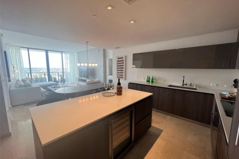 Condominio en alquiler en Miami, Florida, 2 dormitorios, 130.06 m2 № 2011831 - foto 8