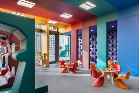 Condominio en alquiler en Miami, Florida, 2 dormitorios, 130.06 m2 № 2011831 - foto 19