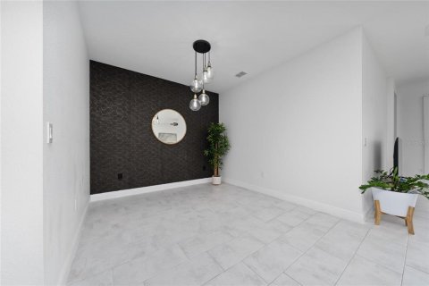House in Clermont, Florida 4 bedrooms, 268.02 sq.m. № 1740957 - photo 13