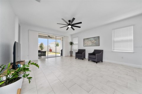 House in Clermont, Florida 4 bedrooms, 268.02 sq.m. № 1740957 - photo 15