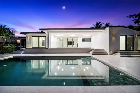 Casa en venta en Miami, Florida, 4 dormitorios, 209.12 m2 № 1892655 - foto 17