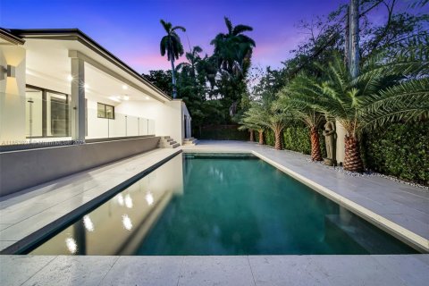 Casa en venta en Miami, Florida, 4 dormitorios, 209.12 m2 № 1892655 - foto 3