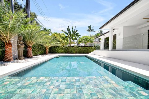 Casa en venta en Miami, Florida, 4 dormitorios, 209.12 m2 № 1892655 - foto 16