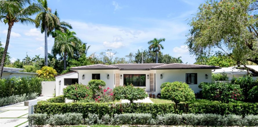 Casa en Miami, Florida 4 dormitorios, 209.12 m2 № 1892655