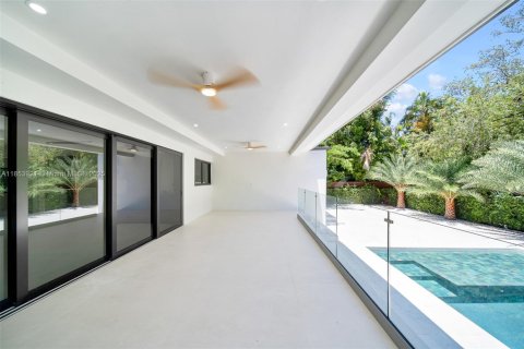 Casa en venta en Miami, Florida, 4 dormitorios, 209.12 m2 № 1892655 - foto 23