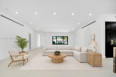 Casa en venta en Miami, Florida, 4 dormitorios, 209.12 m2 № 1892655 - foto 26