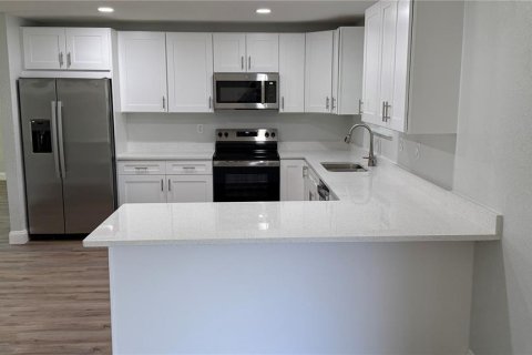 House in Land O' Lakes, Florida 3 bedrooms, 149.76 sq.m. № 1661949 - photo 9