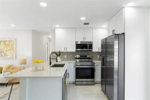Villa ou maison à vendre à Fort Lauderdale, Floride: 3 chambres, 98.1 m2 № 2422314 - photo 11