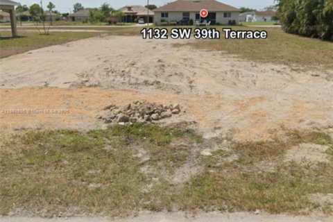 Terreno en venta en Cape Coral, Florida № 1981782 - foto 2