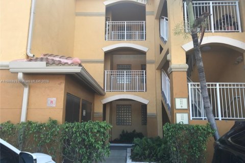 Condominio en alquiler en Pembroke Pines, Florida, 1 dormitorio, 73.67 m2 № 1948016 - foto 20