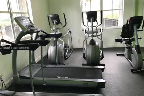 Condominio en alquiler en Pembroke Pines, Florida, 1 dormitorio, 73.67 m2 № 1948016 - foto 10