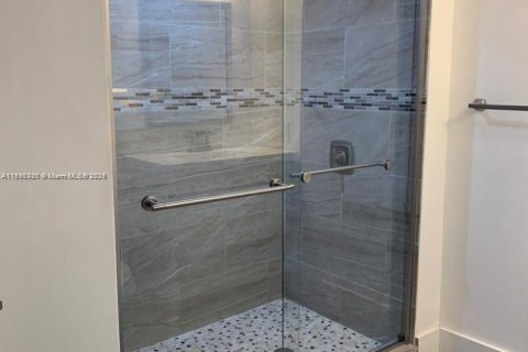 Condominio en alquiler en Pembroke Pines, Florida, 1 dormitorio, 73.67 m2 № 1948016 - foto 5