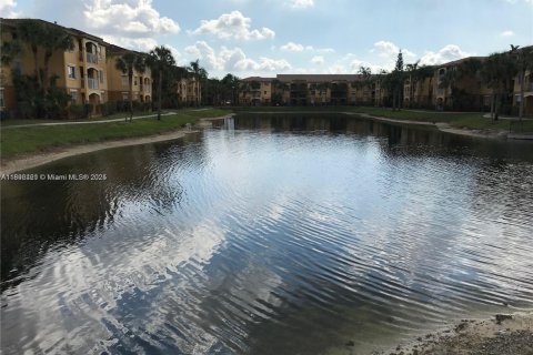Condominio en alquiler en Pembroke Pines, Florida, 1 dormitorio, 73.67 m2 № 1948016 - foto 14