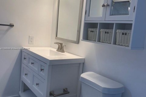 Condominio en alquiler en Pembroke Pines, Florida, 1 dormitorio, 73.67 m2 № 1948016 - foto 4