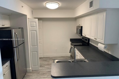 Condominio en alquiler en Pembroke Pines, Florida, 1 dormitorio, 73.67 m2 № 1948016 - foto 27