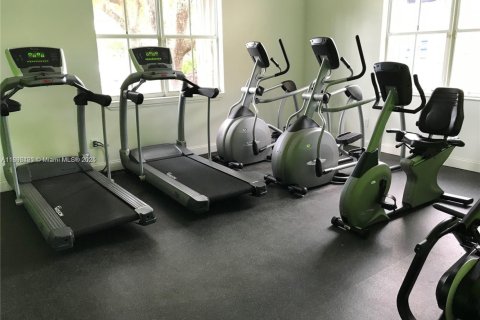 Condominio en alquiler en Pembroke Pines, Florida, 1 dormitorio, 73.67 m2 № 1948016 - foto 9