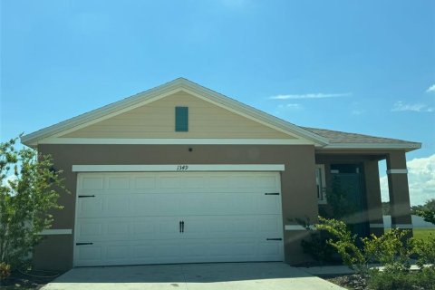 Casa en alquiler en Winter Haven, Florida, 4 dormitorios, 154.68 m2 № 1894027 - foto 1