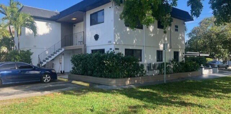 Propiedad comercial en Hollywood, Florida 3 habitaciones, 22.58 m2 № 2245618