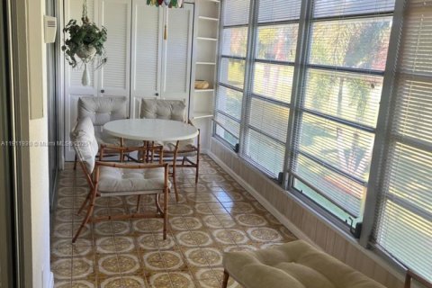 Copropriété à louer à Coconut Creek, Floride: 2 chambres, 107.4 m2 № 2013431 - photo 13