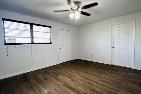 Commercial property in Boynton Beach, Florida 130.06 sq.m. № 2430237 - photo 5