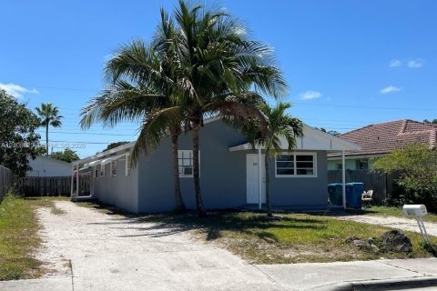 Commercial property in Boynton Beach, Florida 130.06 sq.m. № 2430237