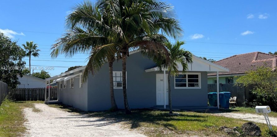 Commercial property in Boynton Beach, Florida 130.06 sq.m. № 2430237