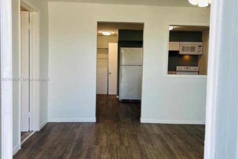 Commercial property in Boynton Beach, Florida 130.06 sq.m. № 2430237 - photo 6