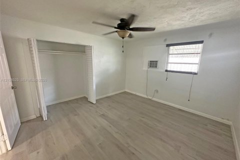 Commercial property in Boynton Beach, Florida 130.06 sq.m. № 2430237 - photo 16