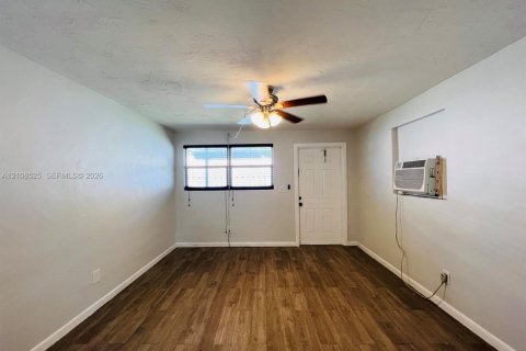 Commercial property in Boynton Beach, Florida 130.06 sq.m. № 2430237 - photo 17
