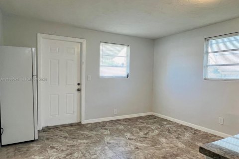 Commercial property in Boynton Beach, Florida 130.06 sq.m. № 2430237 - photo 21