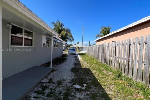 Commercial property in Boynton Beach, Florida 130.06 sq.m. № 2430237 - photo 29