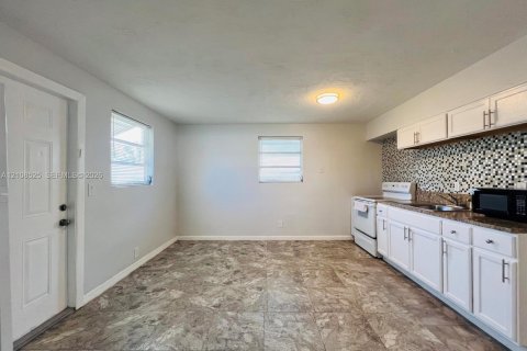 Commercial property in Boynton Beach, Florida 130.06 sq.m. № 2430237 - photo 20