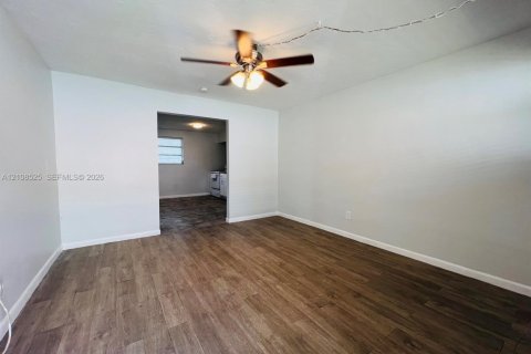 Commercial property in Boynton Beach, Florida 130.06 sq.m. № 2430237 - photo 18