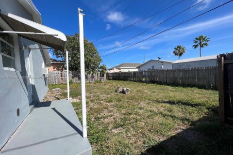 Commercial property in Boynton Beach, Florida 130.06 sq.m. № 2430237 - photo 28