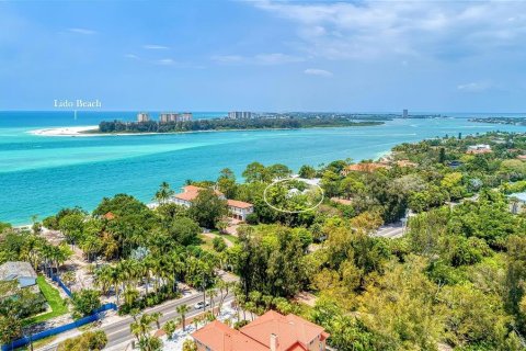 House in Sarasota, Florida 7 bedrooms, 796.17 sq.m. № 1675718 - photo 10