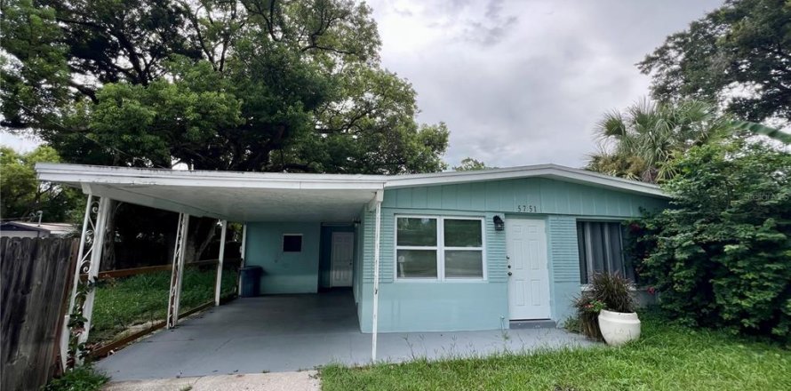 Villa ou maison à New Port Richey, Floride 3 chambres, 76.92 m2 № 2385890