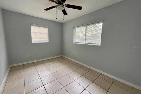 Villa ou maison à louer à New Port Richey, Floride: 3 chambres, 76.92 m2 № 2385890 - photo 9