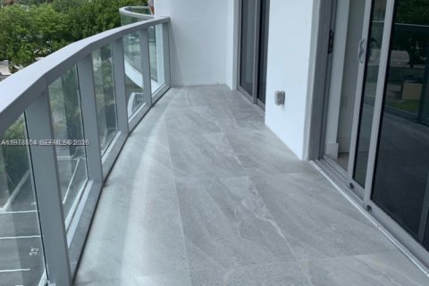 Condominio en venta en North Miami Beach, Florida, 2 dormitorios, 89.93 m2 № 2044406 - foto 7
