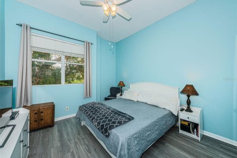 Condo in Saint Petersburg, Florida, 2 bedrooms  № 225464 - photo 8