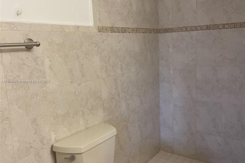 Condo in Sunrise, Florida, 2 bedrooms  № 1874136 - photo 9