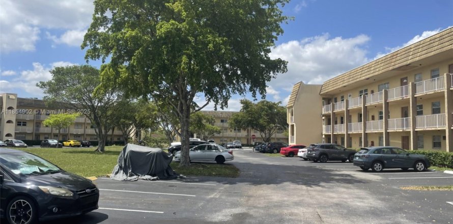 Condo in Sunrise, Florida, 2 bedrooms № 1874136