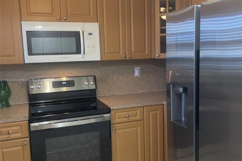 Condo in Sunrise, Florida, 2 bedrooms  № 1874136 - photo 4