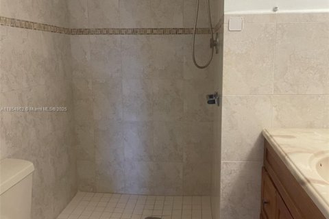 Condo in Sunrise, Florida, 2 bedrooms  № 1874136 - photo 8
