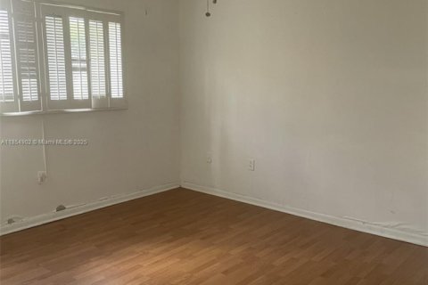 Condo in Sunrise, Florida, 2 bedrooms  № 1874136 - photo 7