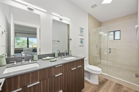Commercial property in Miami, Florida 455.22 sq.m. № 1888990 - photo 17