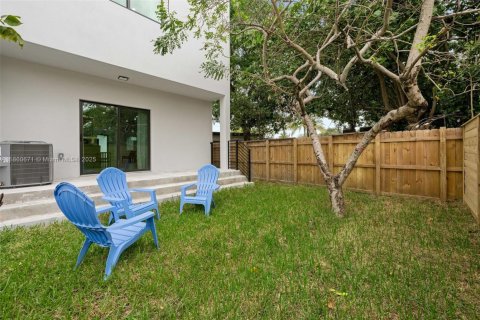 Commercial property in Miami, Florida 455.22 sq.m. № 1888990 - photo 27