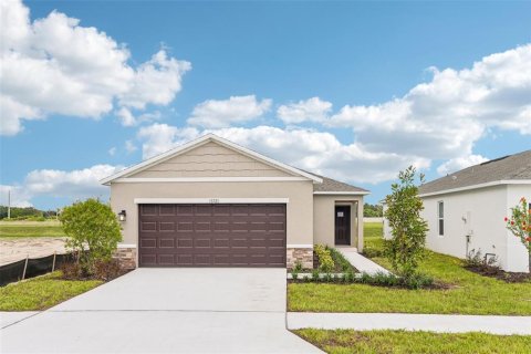 House in Hudson, Florida 3 bedrooms, 134.99 sq.m. № 2324502