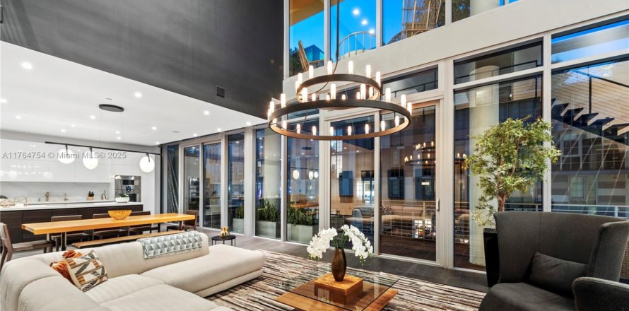 Condo in Miami, Florida, 3 bedrooms  № 1699304